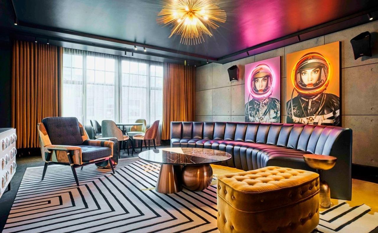 Chateau Denmark London Exterior photo The 1960s-inspired lounge at the Standard East Village