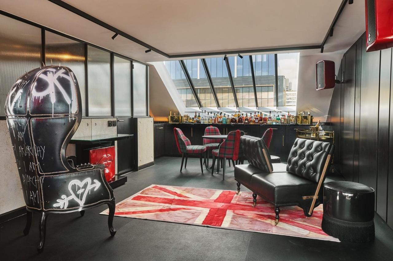 Chateau Denmark London Exterior photo The bar at the 100 Queen's Gate penthouse